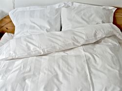 Dobbelt satin strib. sengesæt str. 200x200/2x60x63 cm.hvid